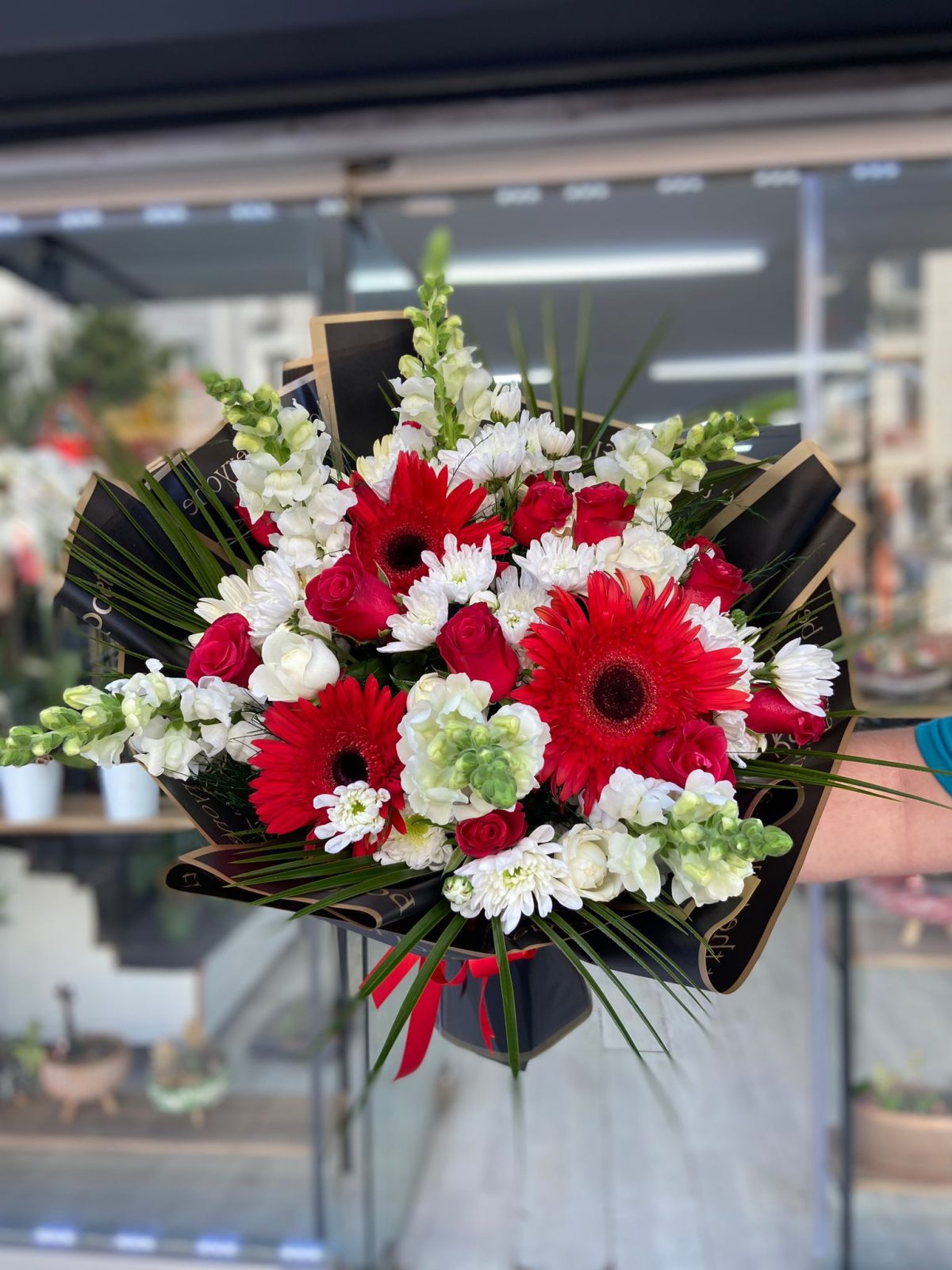 #ÇA110 Kırmızı Gerbera Beyaz Papatya Buketi